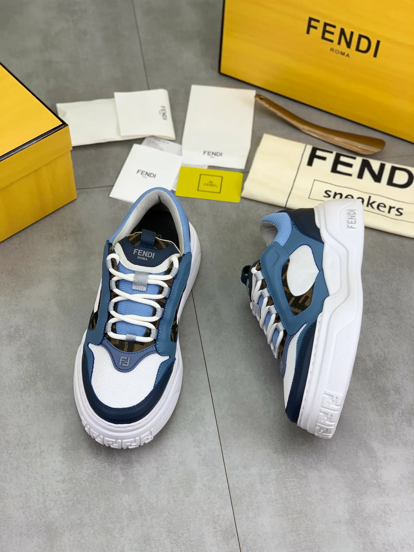 Men's Men's Shoes 💰P740 New Style 💰💎💎💎Summer Hot Style [FENDI Fendi] Top Version 🆕New slip-on sneakers, wavy soles engraved with original words. Embossed Fendi Flow lettering on the heel. The upper is made of high-end calfskin and breathable materials. Original lining with tone-on-tone details decorated with innovative handcrafting techniques. Ultra-light and wear-resistant TPU and IP foam soles, overall lightweight and comfortable. Size:39-44 (38 45 can be customized)
